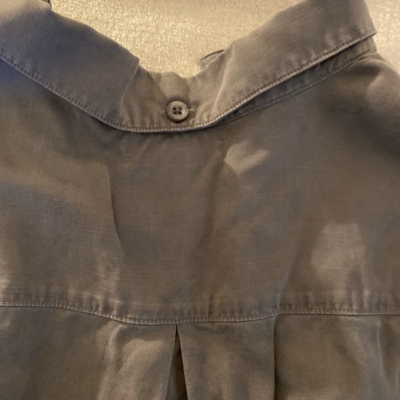 ๐ Cloth & Stone Charcoal Button-Up Blouse Size M - Picture 11 of 11